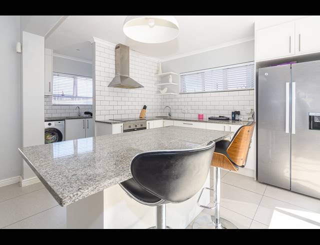 3 BEDROOM FREEHOLD FOR SALE IN PARKLANDS NORTH